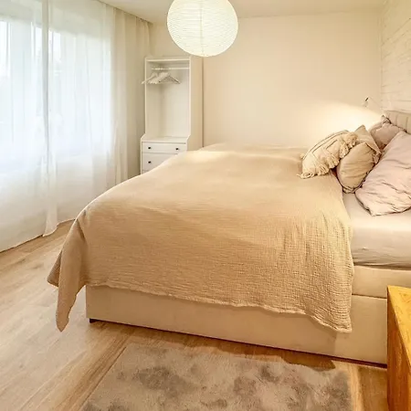 Apartment Bright & Cozy *